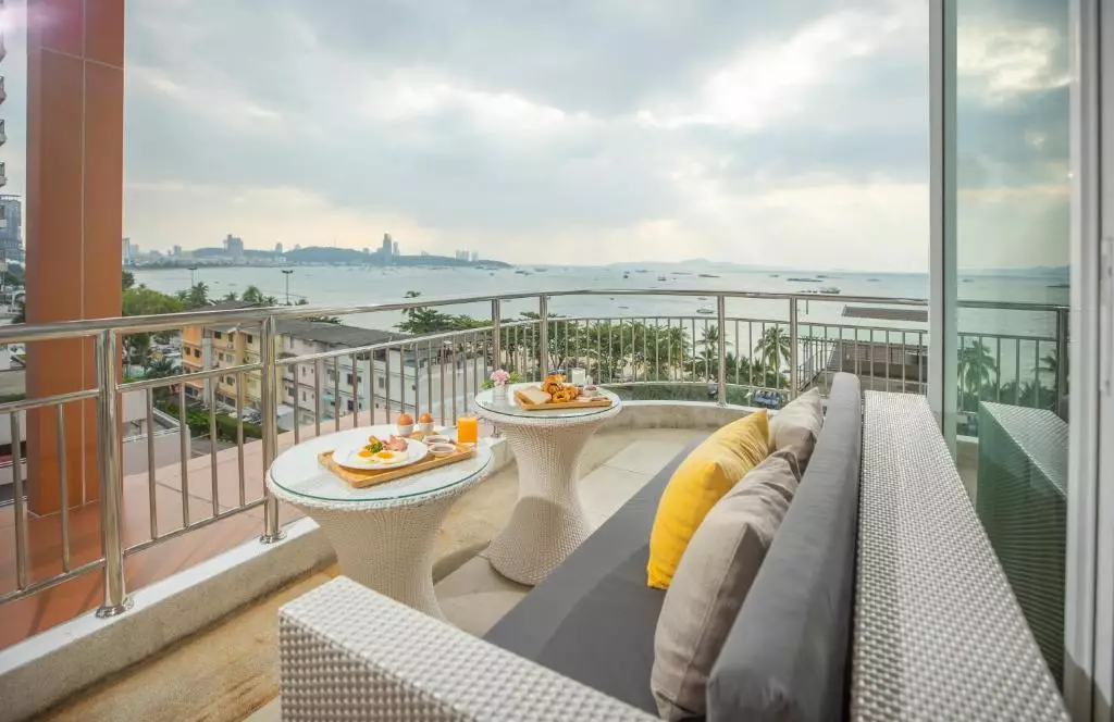 Pattaya Sea View Hotel